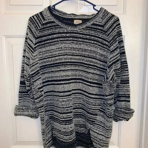 ✅H & M Sweater 🌟